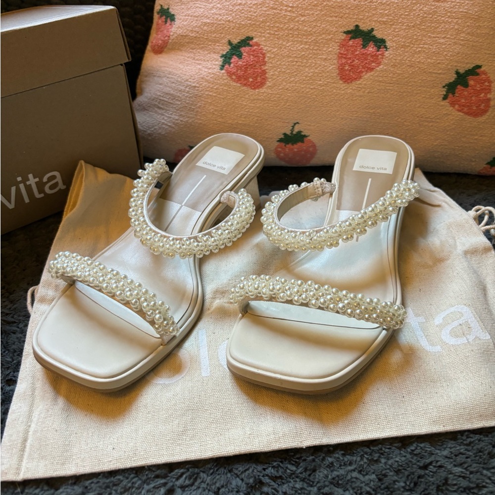 DOLCE VITA river pearl heels in vanilla pearls